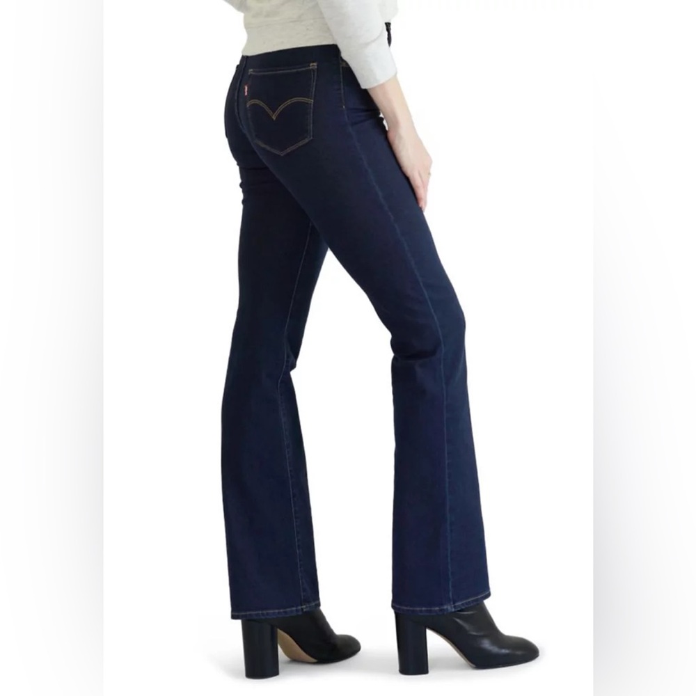 Levi's Women's Navy bootcut Jeans